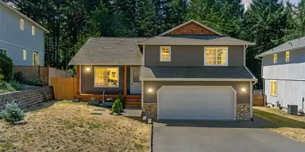7729 41st SE
