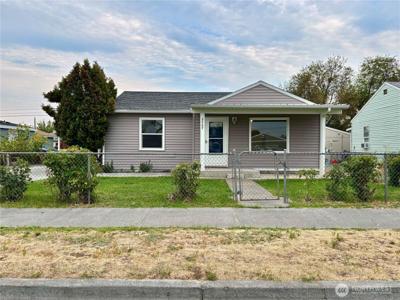 2207 Spruce