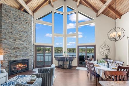 2211 Mason Lake E