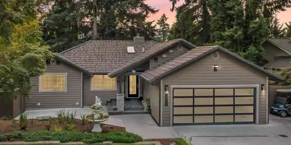2722 210th E