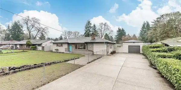 9500 121St SW