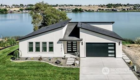 1367 Lakeside
