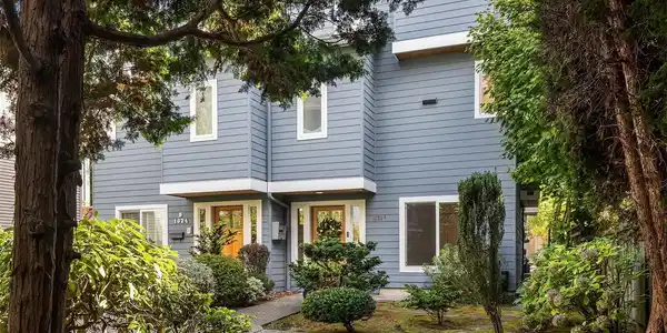 1624 42nd E