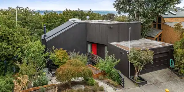 2028 34th S