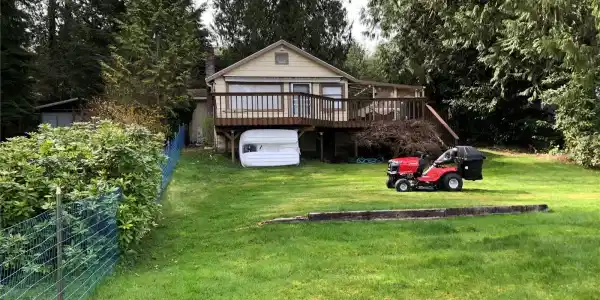 2709 Lake Roesiger