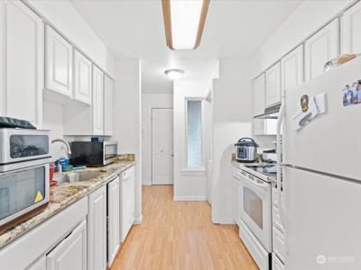 323 75th SE