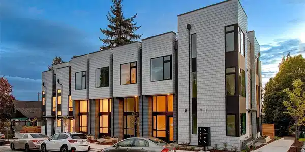 7053 9th NE