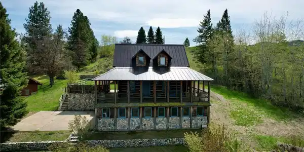 132 Twin Lakes