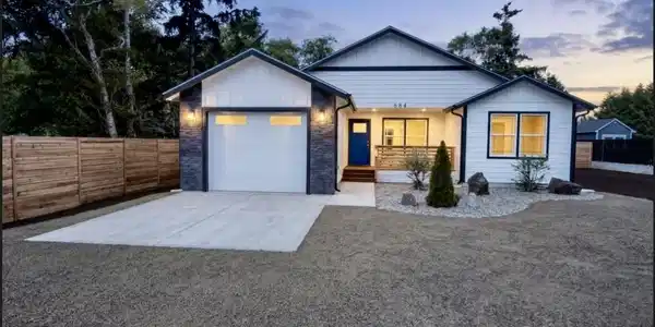 684 Lake Island SE