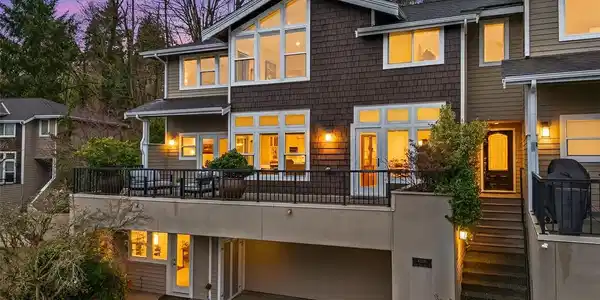 4020 Lake Washington SE