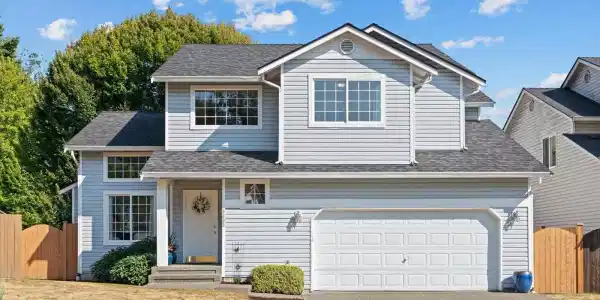9605 17th NE