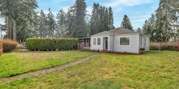 8604 Berkeley SW