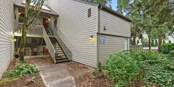 11815 93rd NE