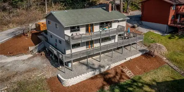 1661 Sapphire Trail