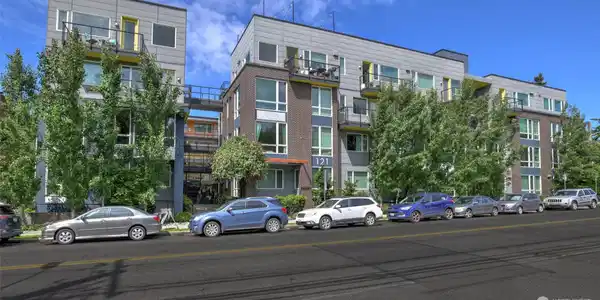121 12th E