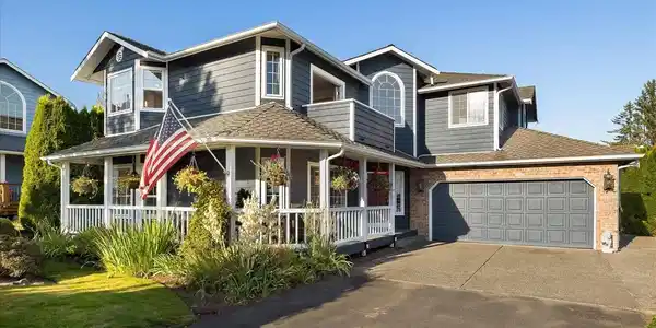 12011 Lakeshore