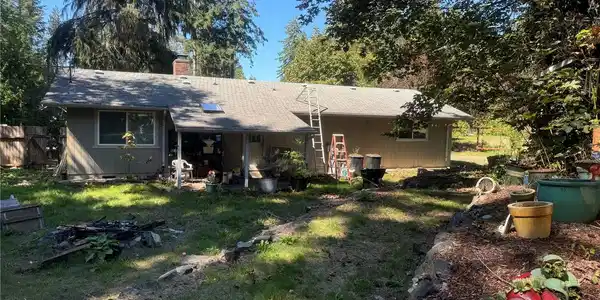 660 Trails End