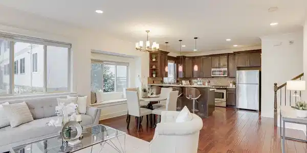 3635 Evanston N