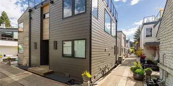 2600 Fairview E