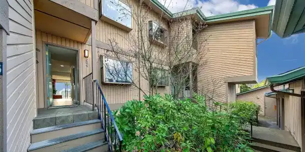 23001 Lakeview