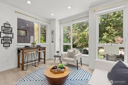 716 11th E