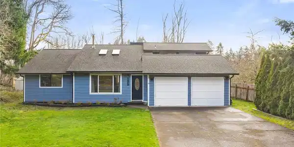 1131 Pacific Park Drive SE