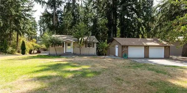 21942 Bluewater SE