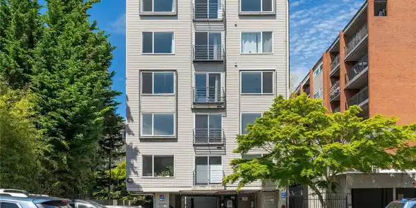 712 Denny