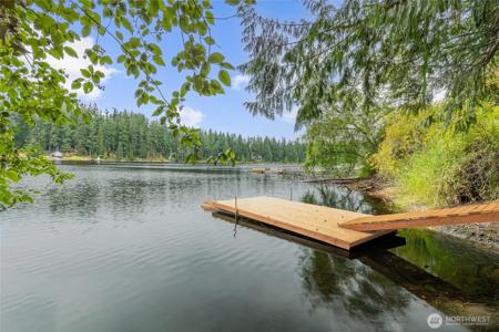 4945 Lakeside