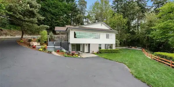 8953 116th