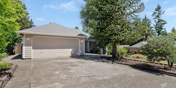 6232 22nd SE