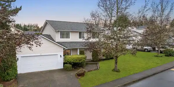 1622 95th NE