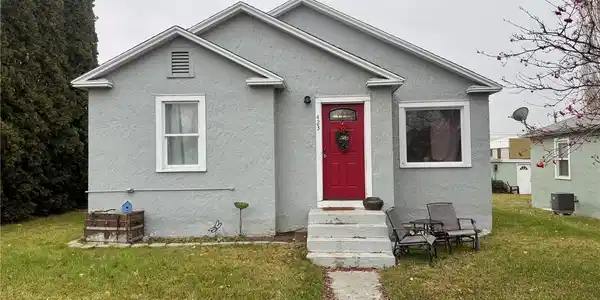 423 3rd NE