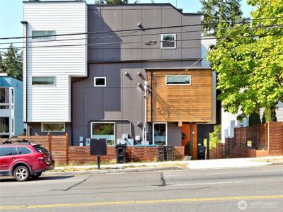 14023 Greenwood N