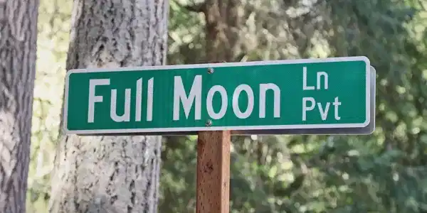 4121 Full Moon Ln