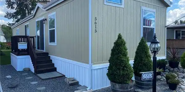 5615 113th E