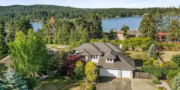 1717 Eagleridge