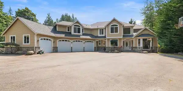 17818 48th SE