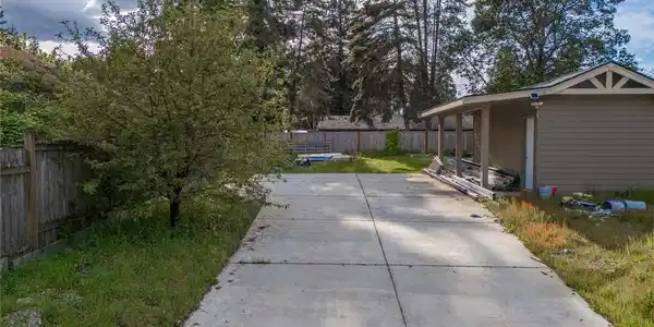 37245 39th S