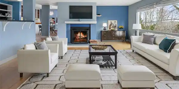 2510 Manor