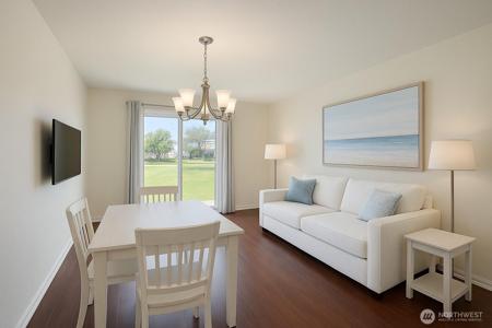 569 Sunset NE