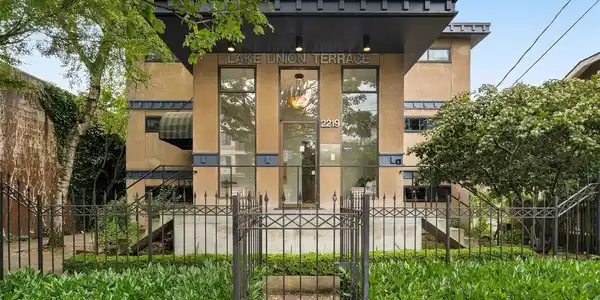 2219 Eastlake E
