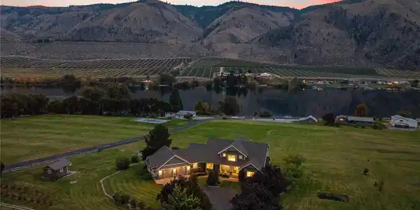 35 Sackett Glen