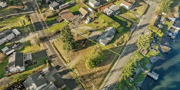 6707 Lake Tapps E