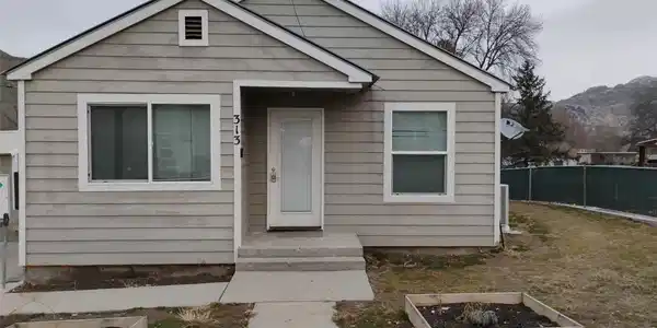313 Orchard Ave