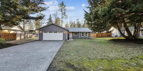 3636 Lake Forest SE