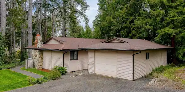 220 Village View