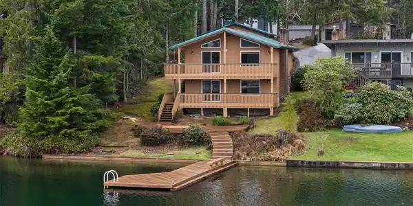 1840 Phillips Lake