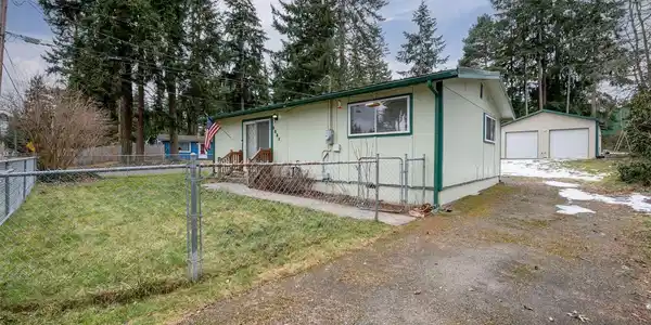 7227 191st E