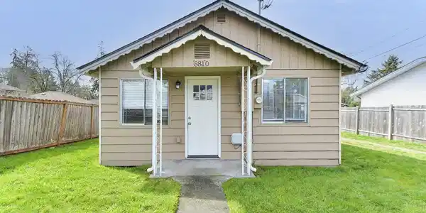 8810 Rose SW
